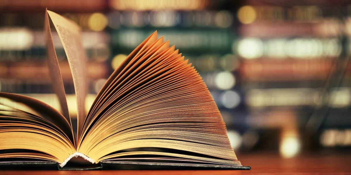 10 лучших книг по продажам для B2B-менеджеров: гид по развитию навыков